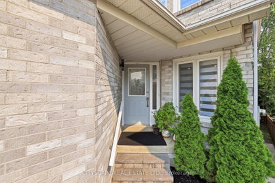 1143 Windgrove Square • Pickering, ON photo 5