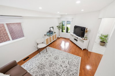 1143 Windgrove Square • Pickering, ON photo 9