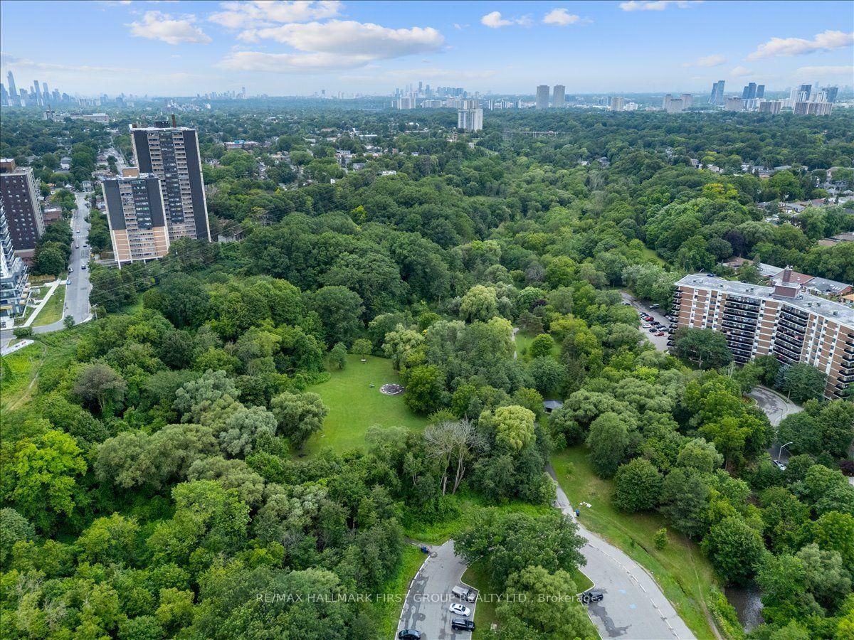 53F Dentonia Park Avenue • Toronto, ON photo 40