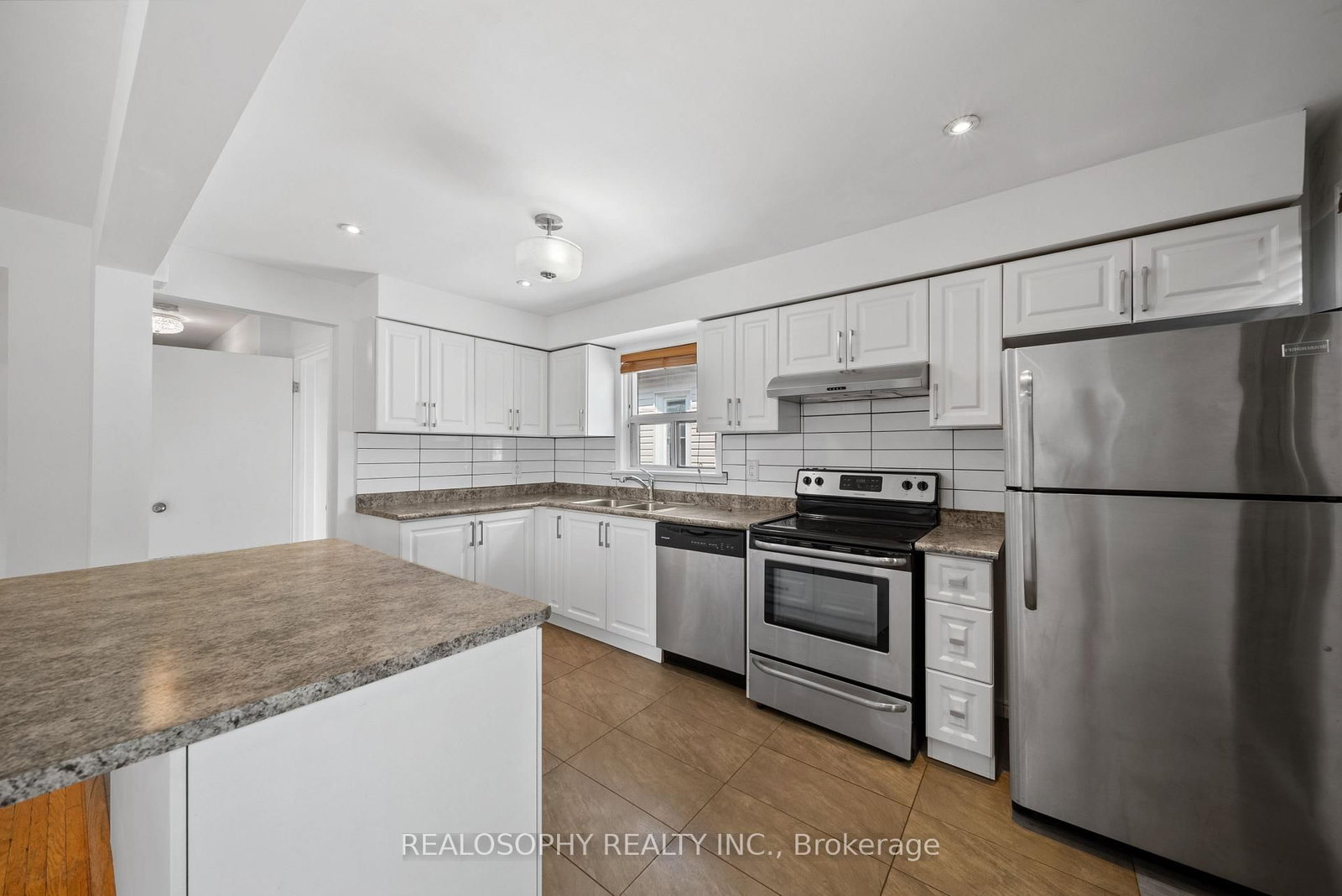 230 Kennedy Road • Toronto, ON photo 4