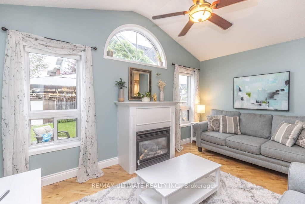 46 Beaumaris Crescent • Whitby, ON photo 4