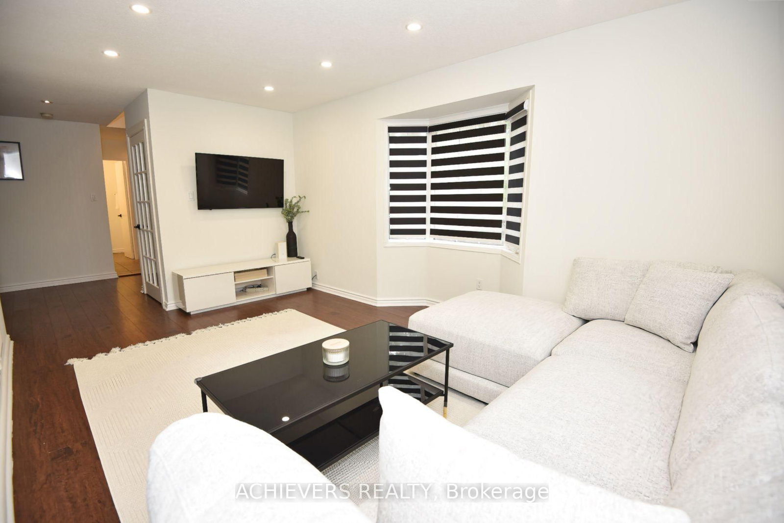 19 Mccullock Crescent • Ajax, ON photo 10
