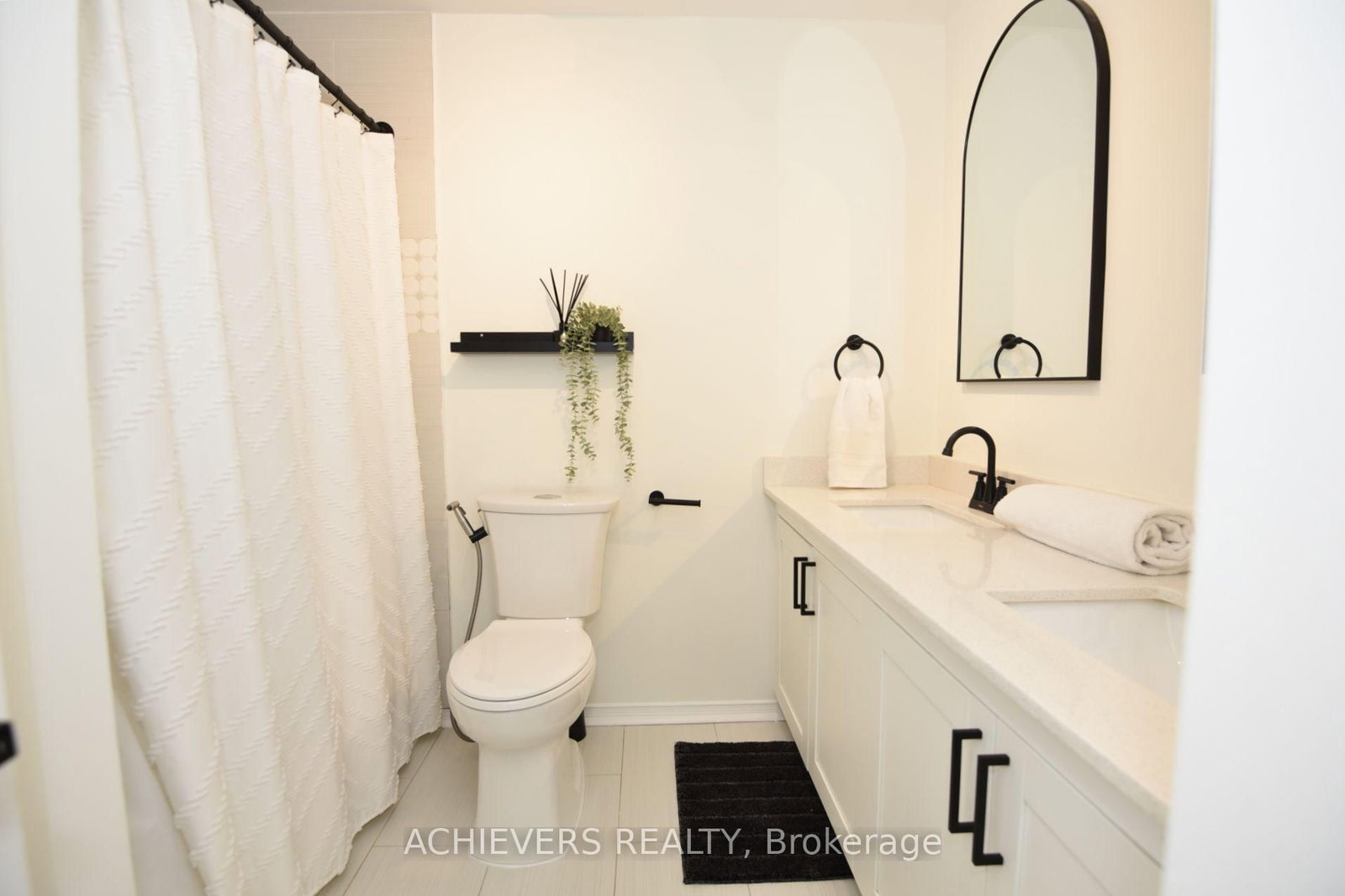 19 Mccullock Crescent • Ajax, ON photo 28