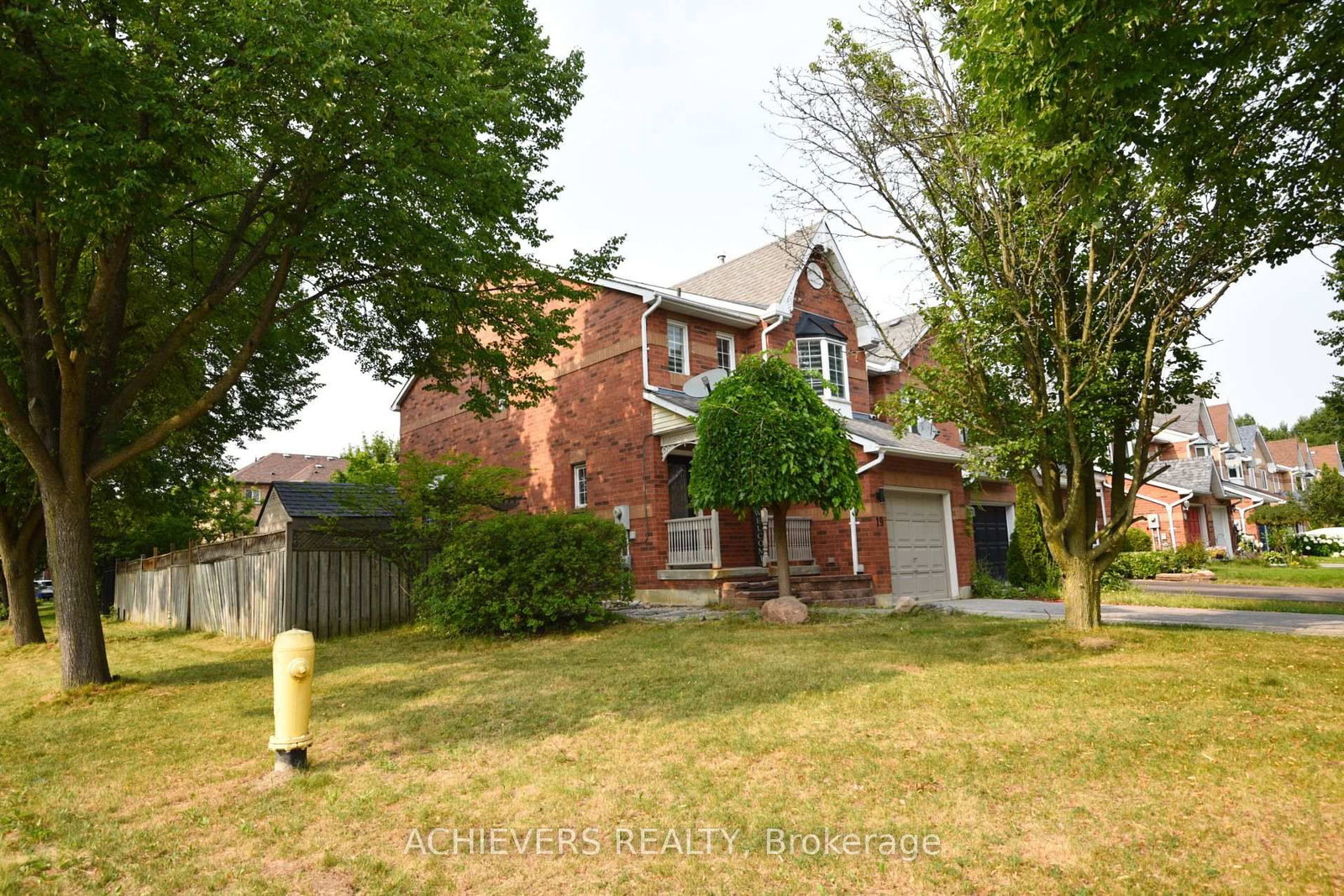 19 Mccullock Crescent • Ajax, ON photo 3