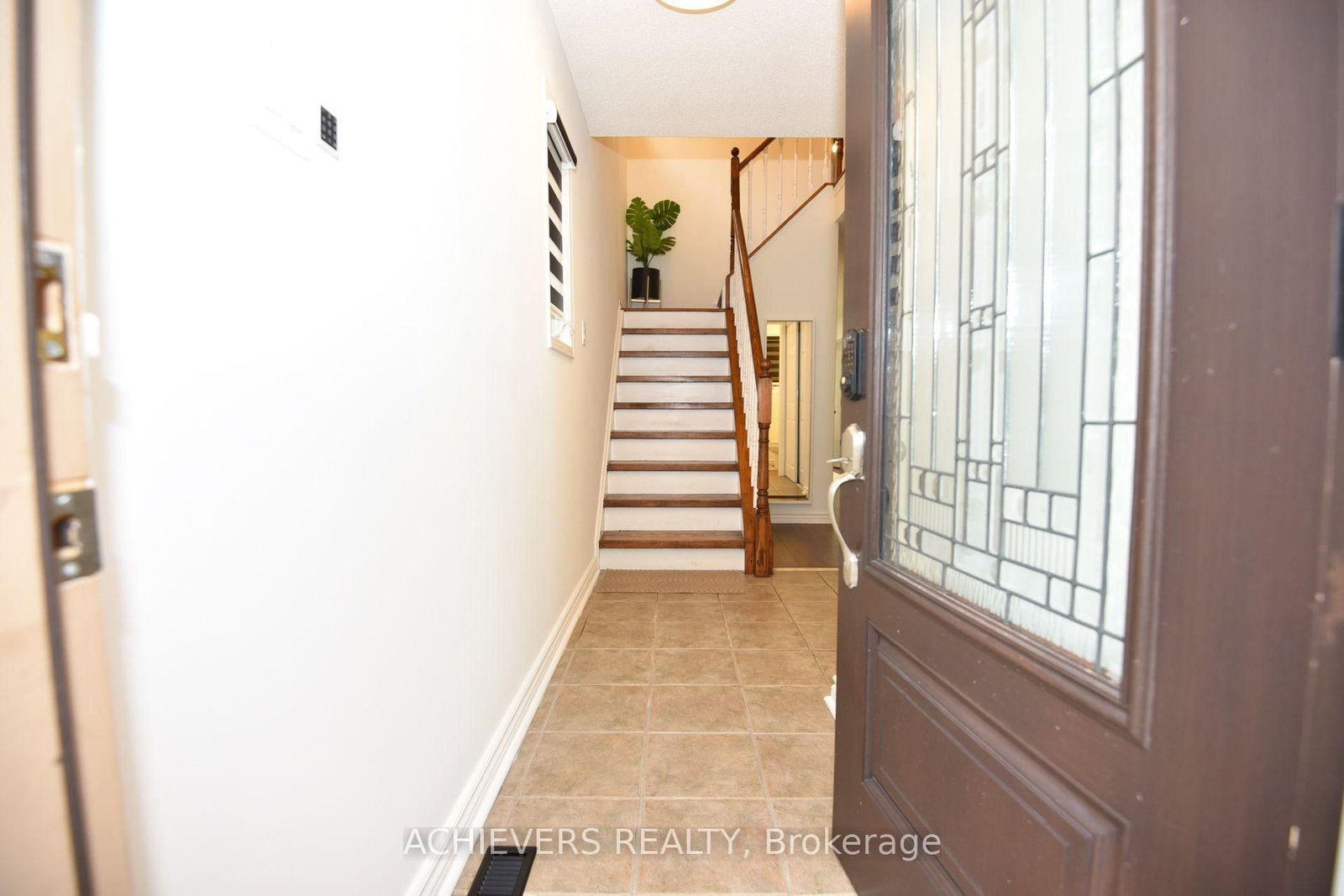 19 Mccullock Crescent • Ajax, ON photo 4