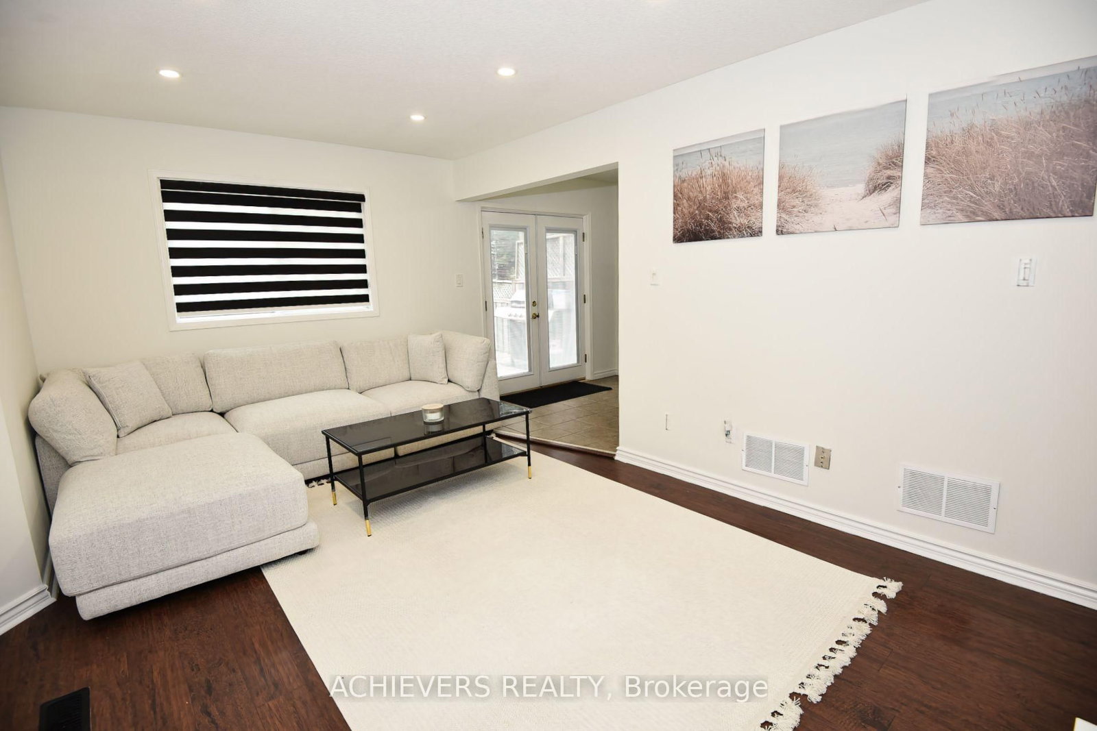 19 Mccullock Crescent • Ajax, ON photo 6