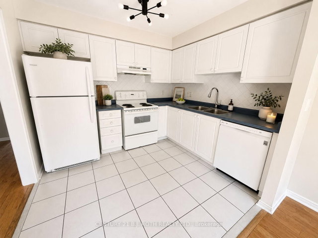 66 - 66 Sprucedale Way