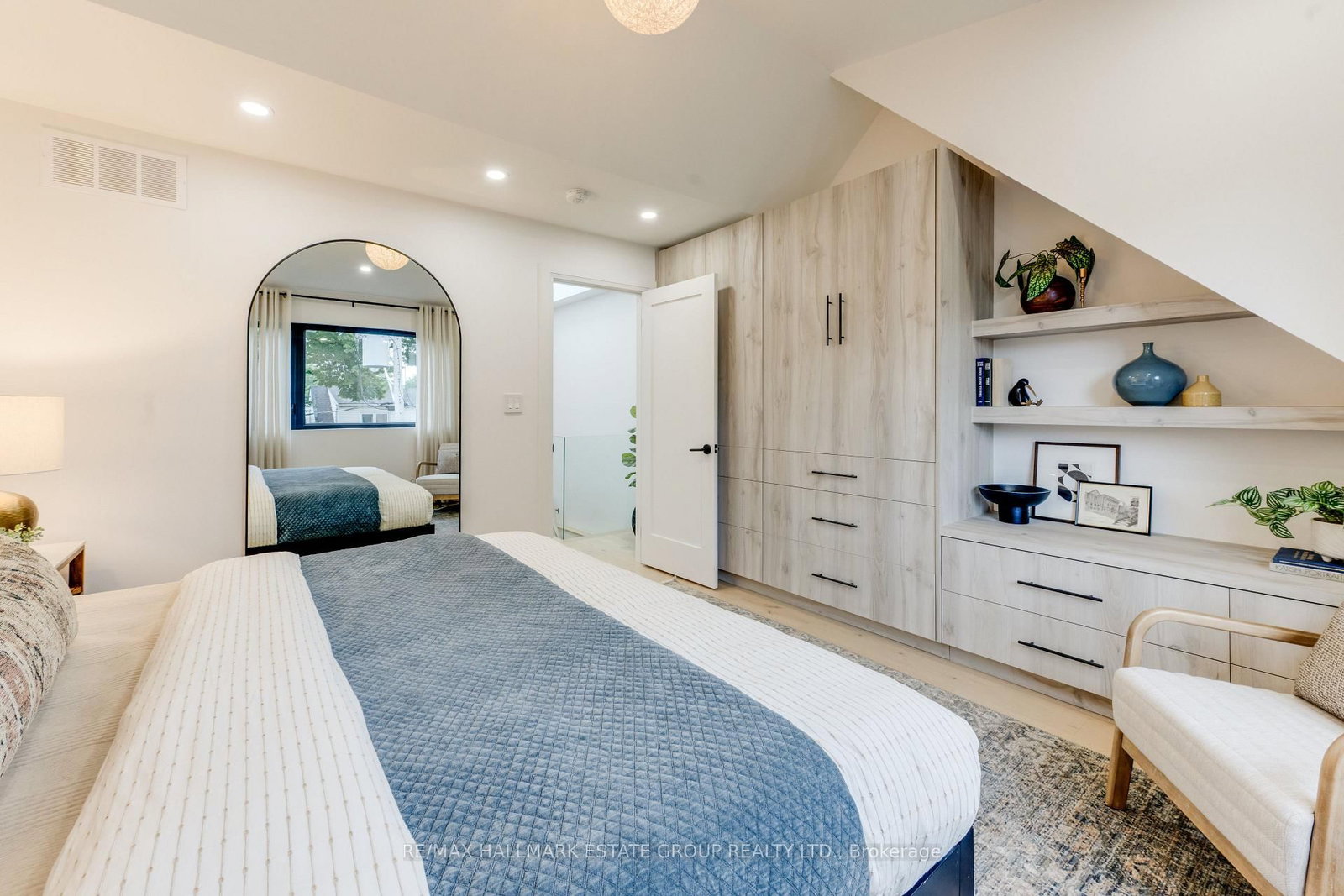 664 Rhodes Avenue • Toronto, ON photo 21