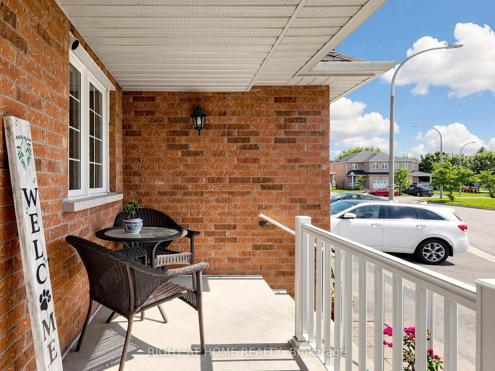 25 Teagarden Court • Whitby, ON photo 4