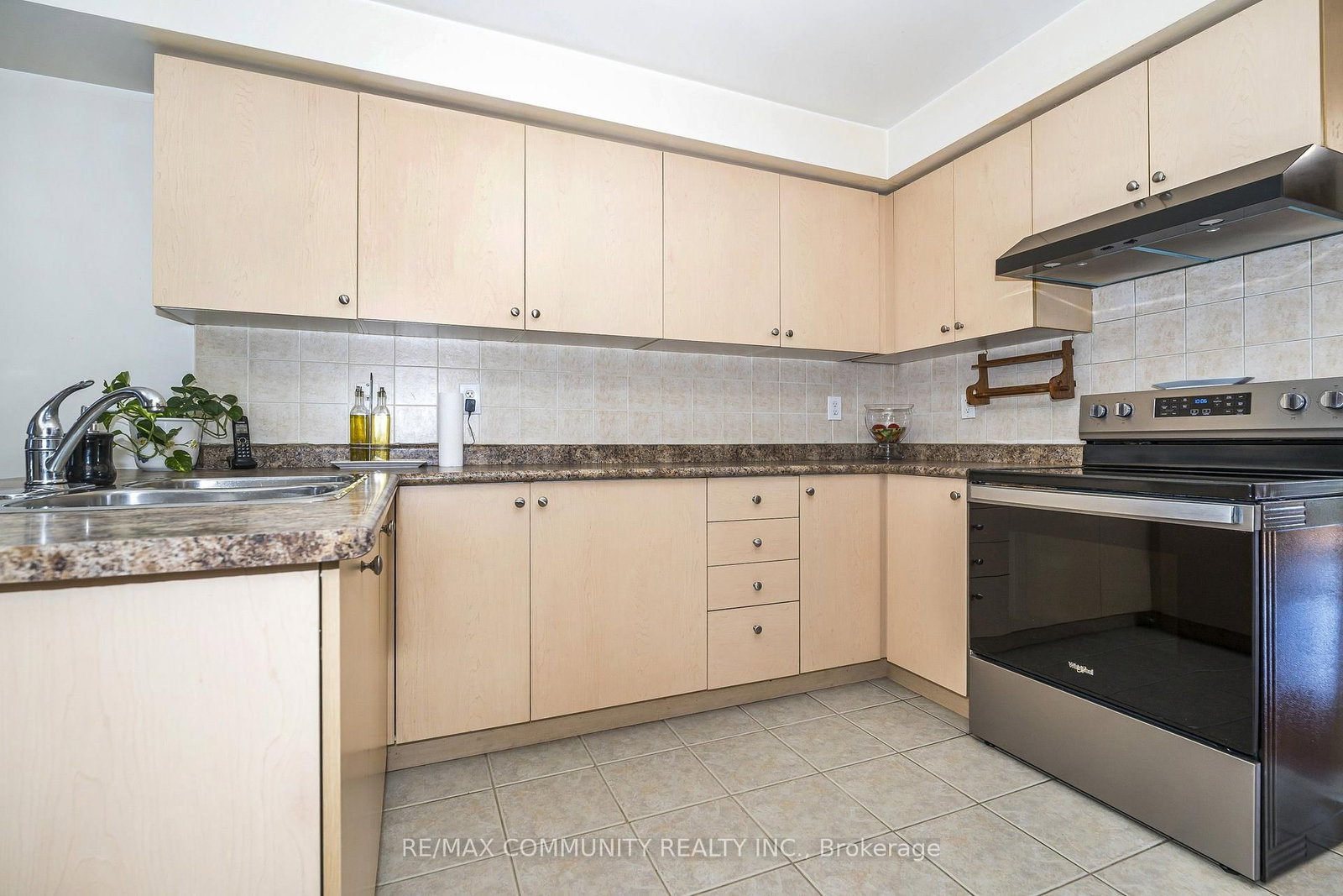 209 Old Harwood Avenue • Ajax, ON photo 15