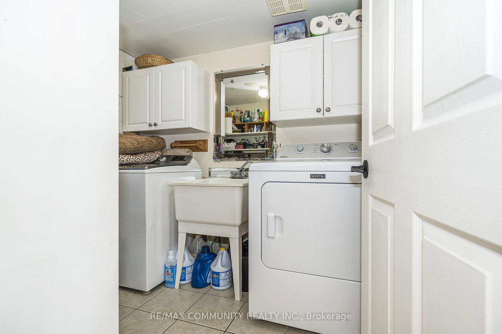 209 Old Harwood Avenue • Ajax, ON photo 18