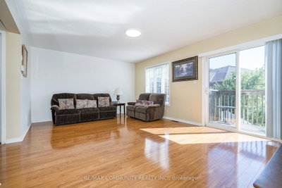 209 Old Harwood Avenue • Ajax, ON photo 8