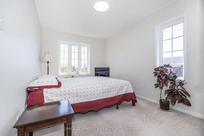 209 Old Harwood Avenue • Ajax, ON photo 9