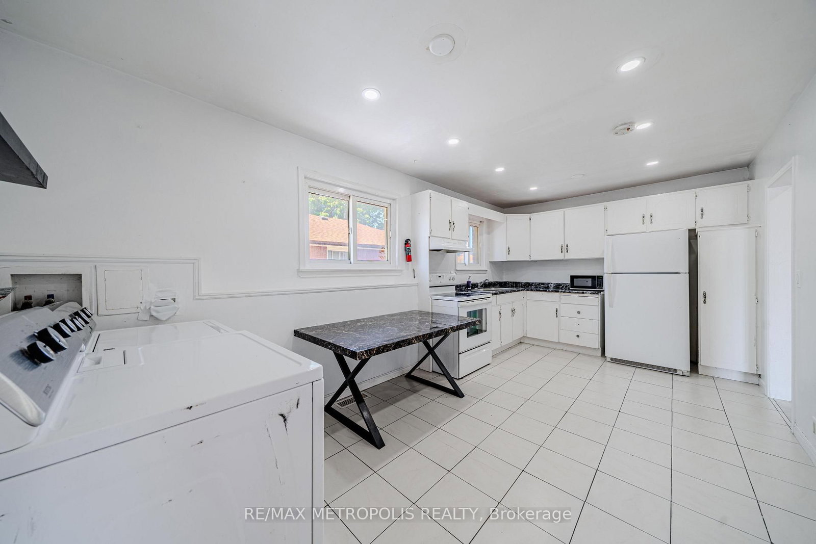 235 S Waverly Street • Oshawa, ON photo 10