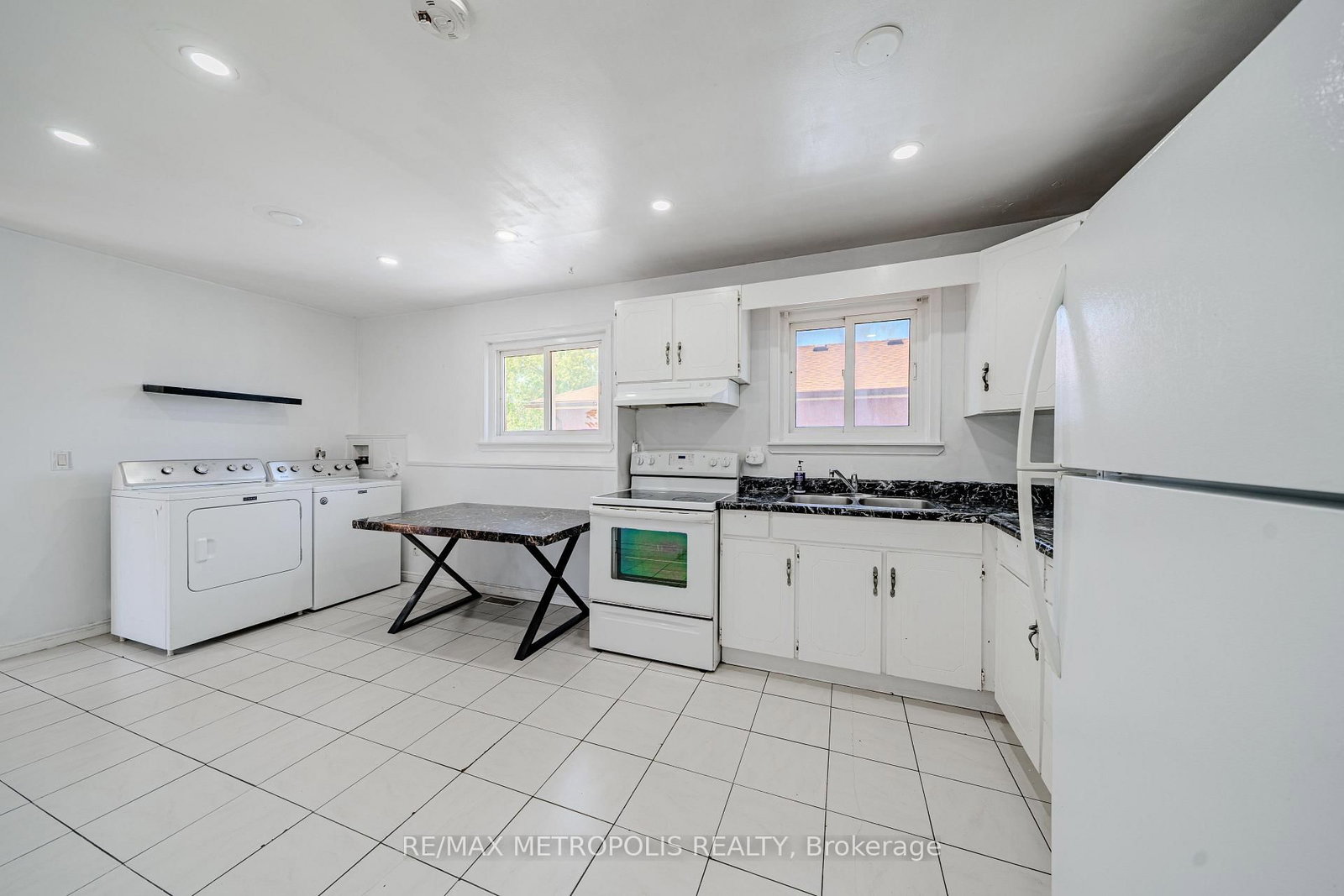 235 S Waverly Street • Oshawa, ON photo 12