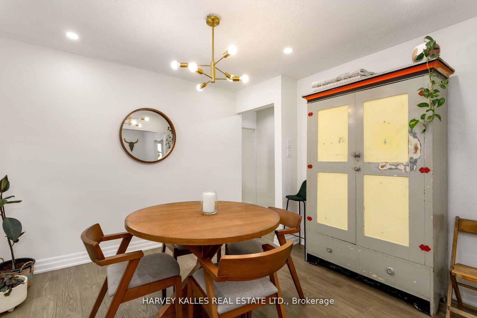 139 King Edward Avenue • Toronto, ON photo 16