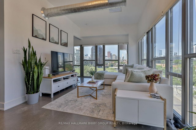 409 - 625 Queen Street E