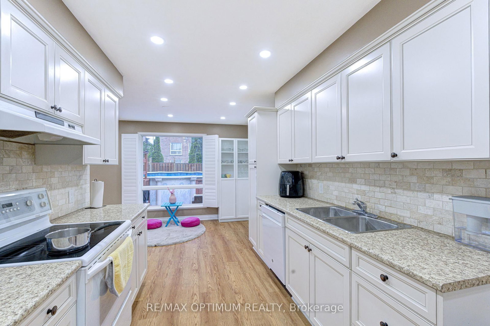 11 Murkar Crescent • Whitby, ON photo 16