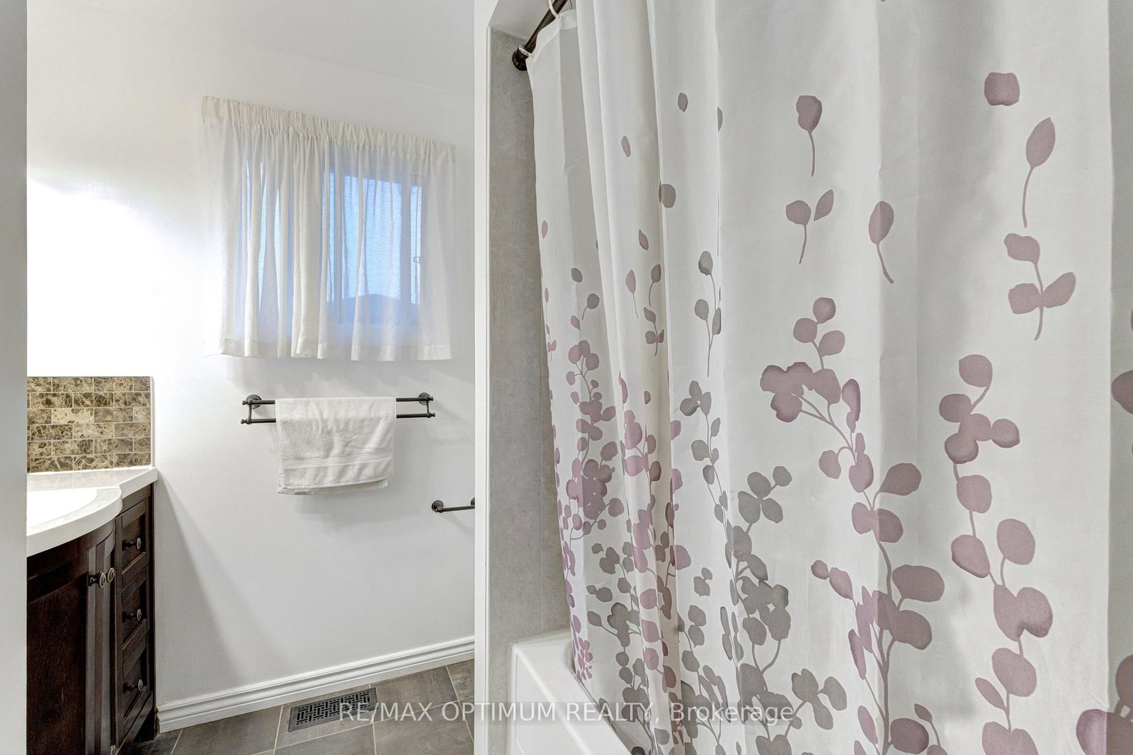 11 Murkar Crescent • Whitby, ON photo 36