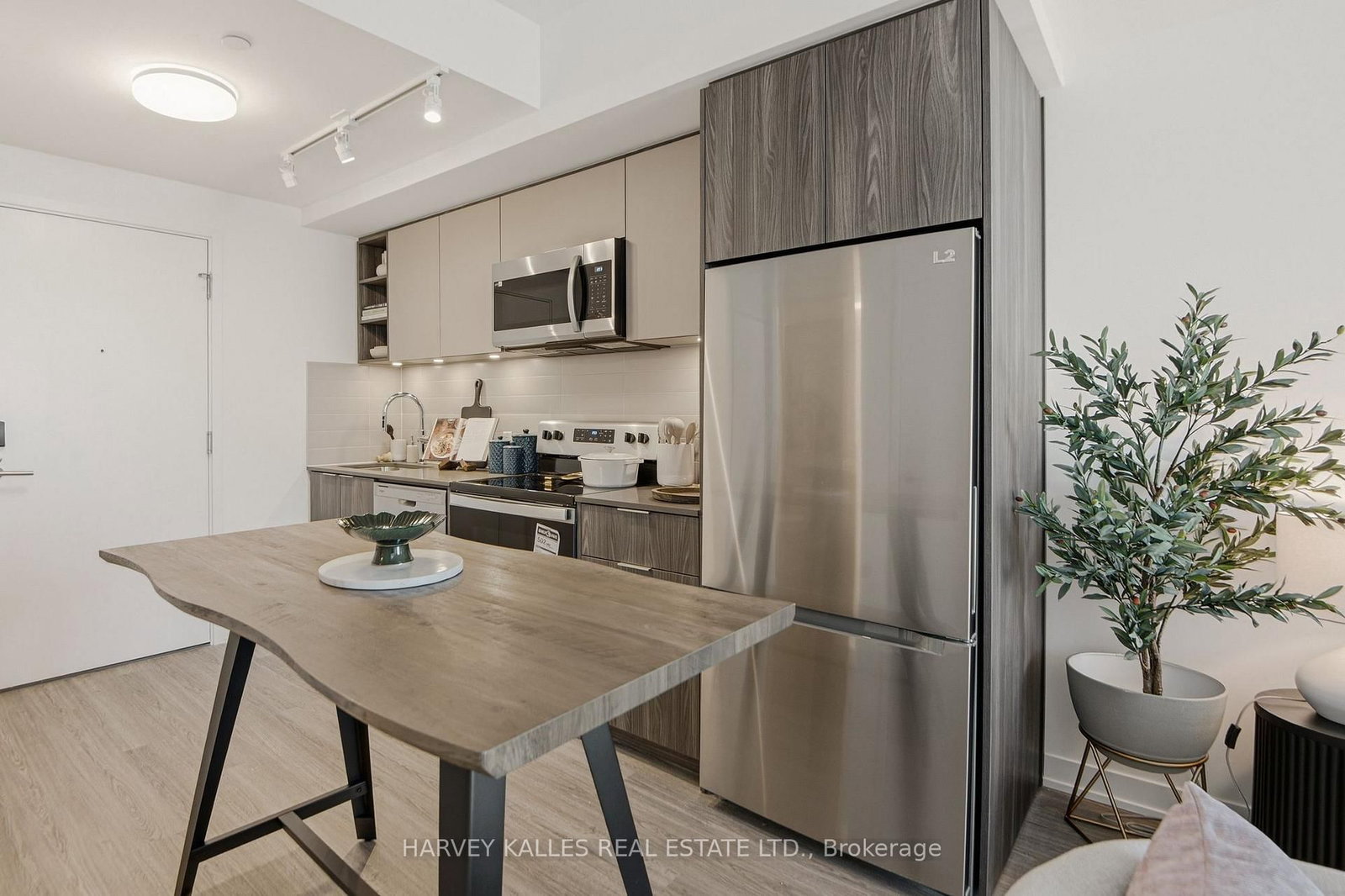 1602-100 Eastdale Avenue, Toronto, ON, photo 4