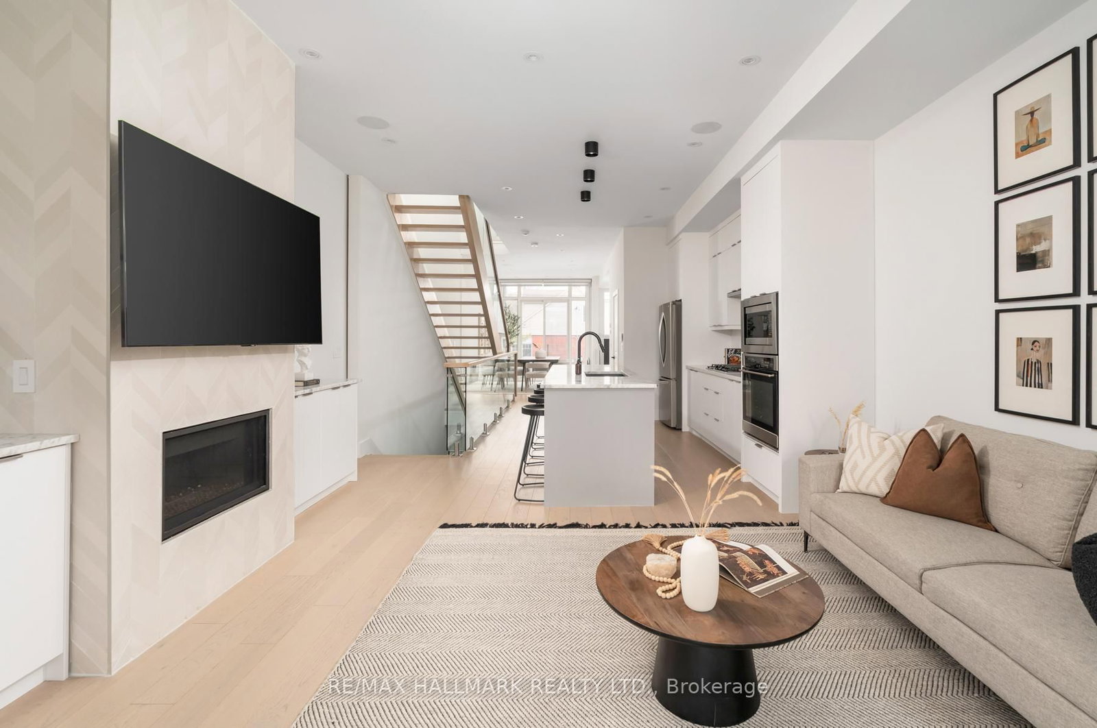 167 Sammon Avenue • Toronto, ON photo 16