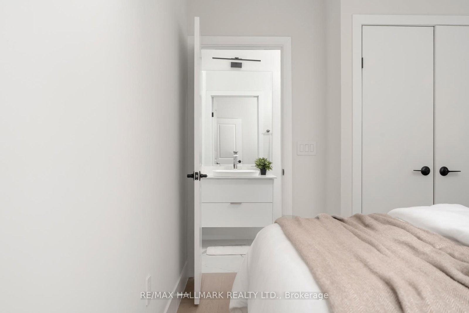 167 Sammon Avenue • Toronto, ON photo 26