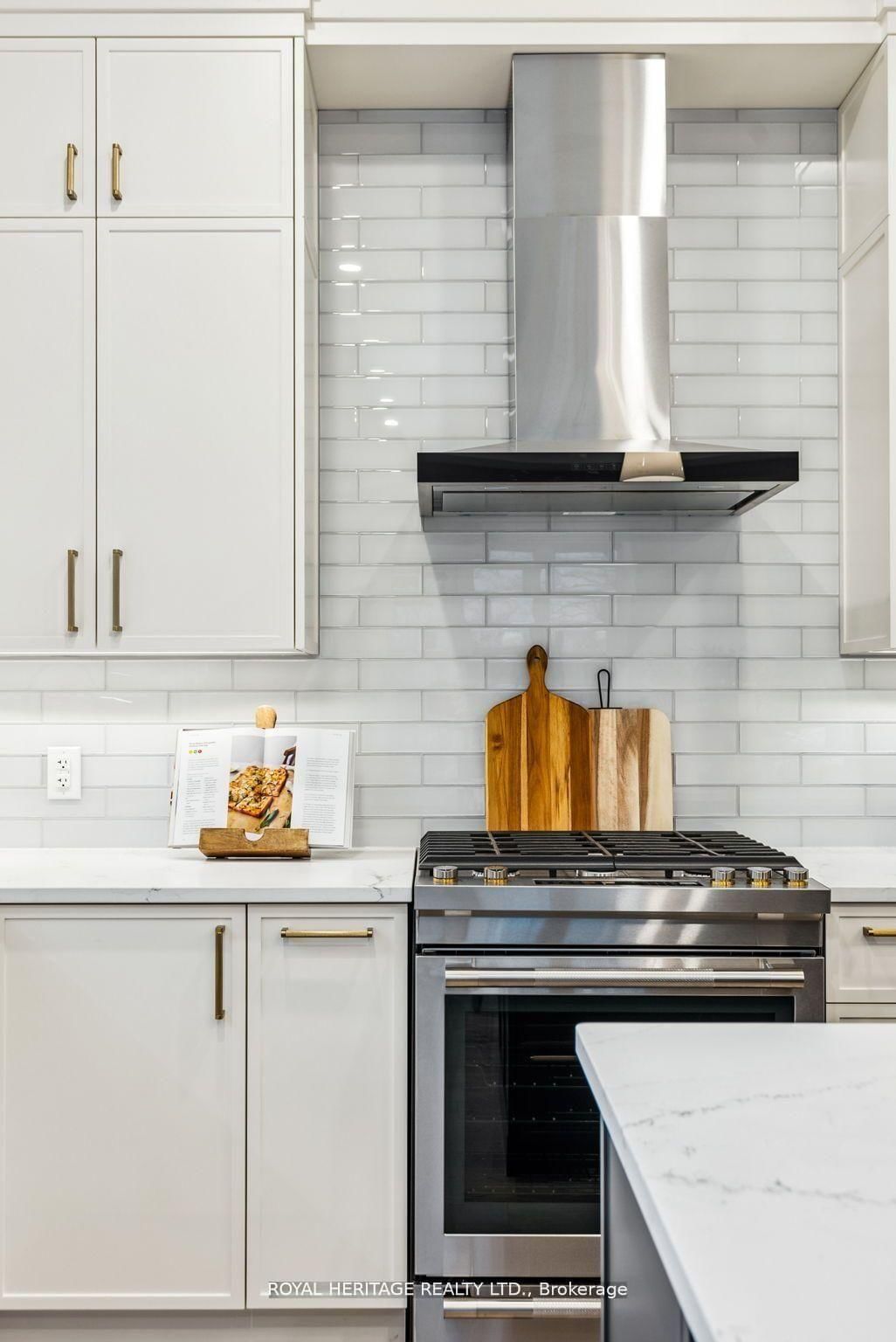 7 Inverlynn Way • Whitby, ON photo 10
