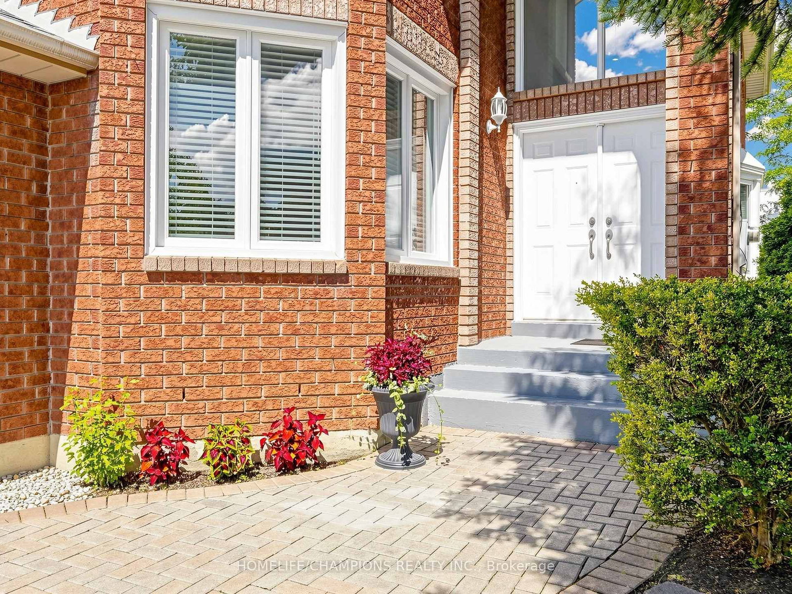 1622 Sandhurst Crescent • Pickering, ON photo 4