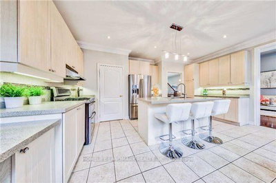 135 Rushworth Drive — photo 4