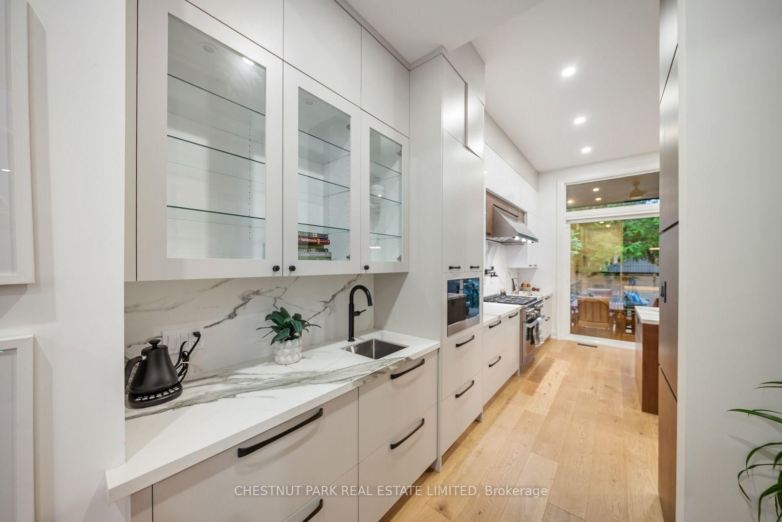 142 Fallingbrook Road • Toronto, ON photo 5