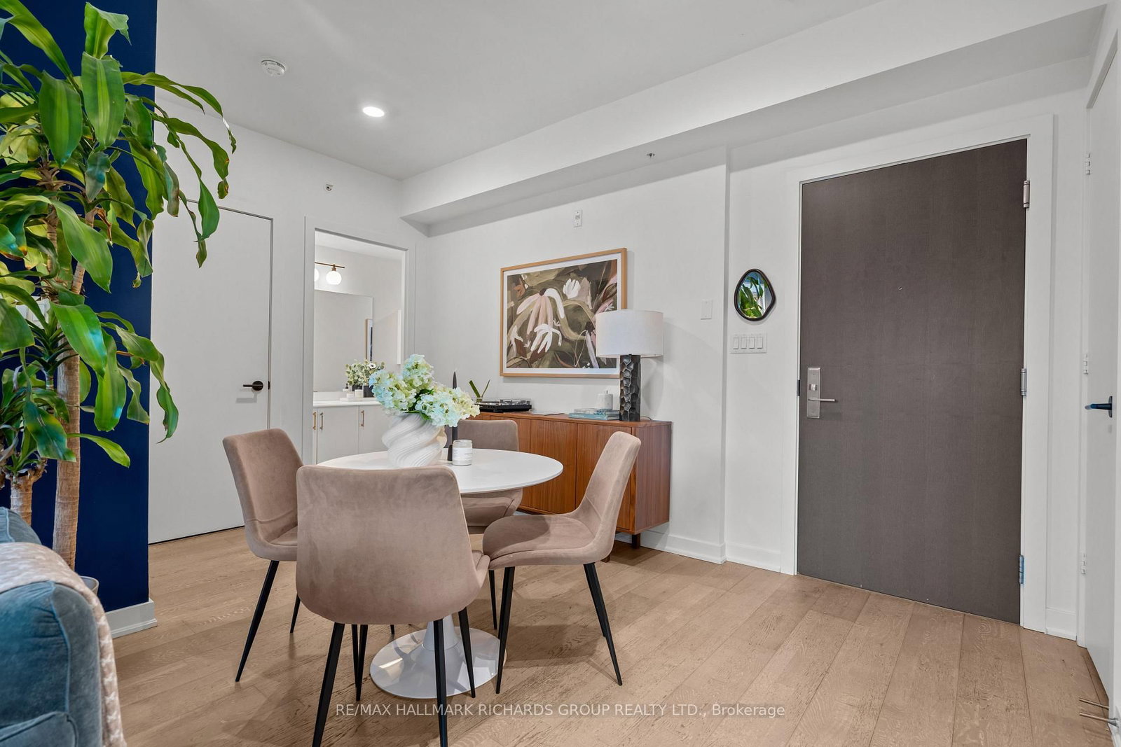 1960 E Queen Street • #301 • Toronto, ON photo 2