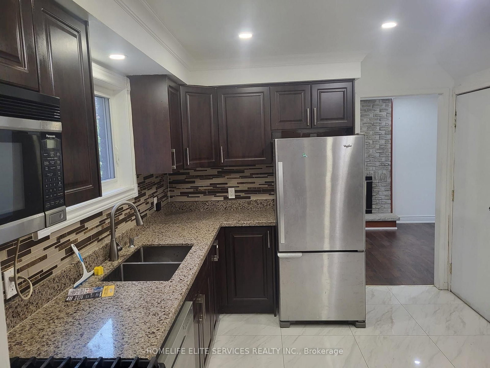 43 Bellwood Drive • Whitby, ON photo 6