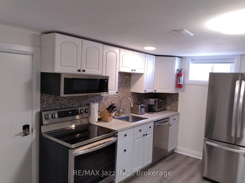 751 Phillip Murray Ave photo 5