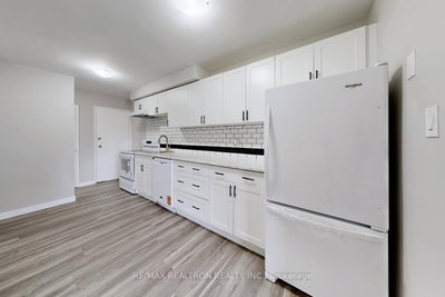 Unit 3 — 362 Elgin Court — photo 5