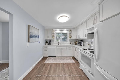 53 Banner Crescent • Ajax, ON photo 5