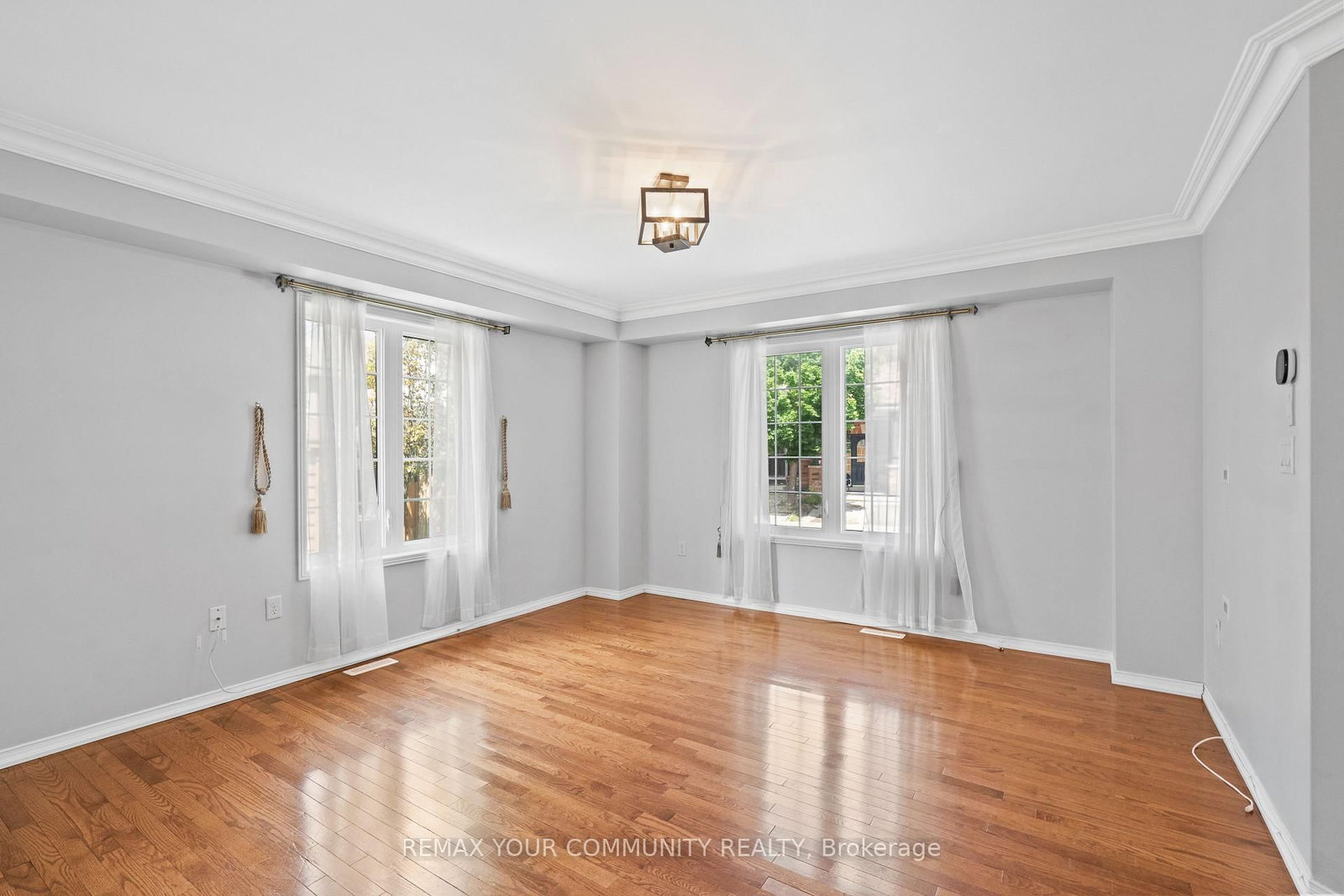 18 Telstar Way • Whitby, ON photo 12