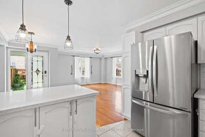 18 Telstar Way • Whitby, ON photo 6
