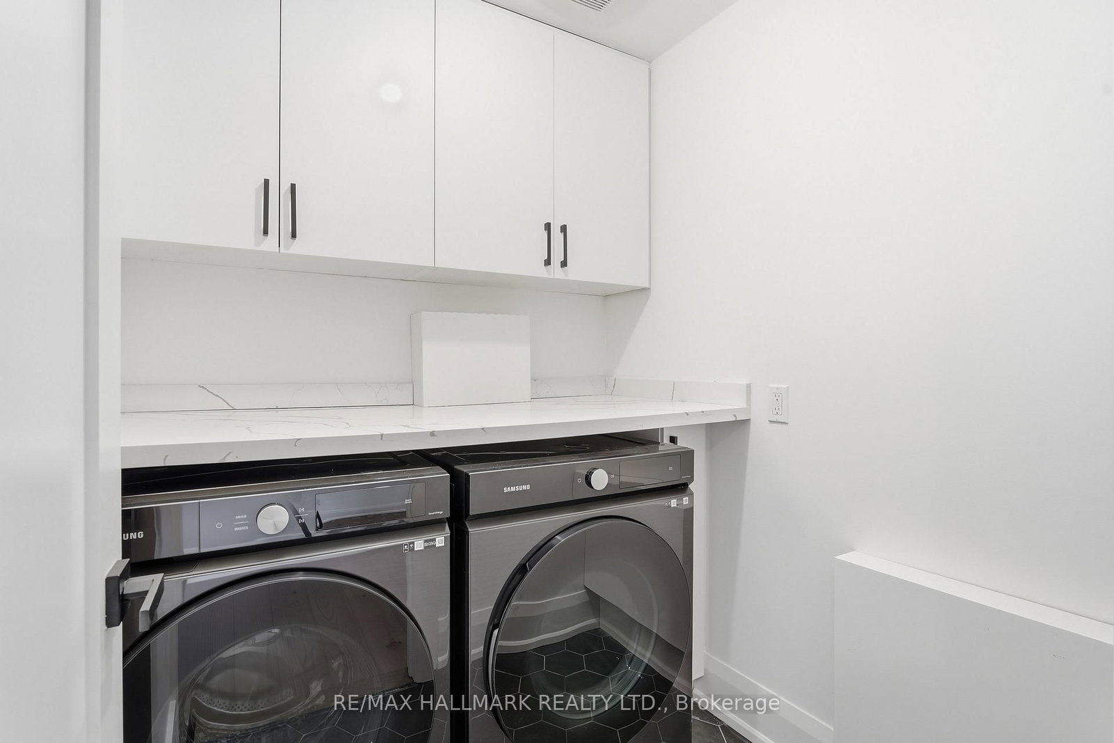 49 Greendowns Drive • Toronto, ON photo 18