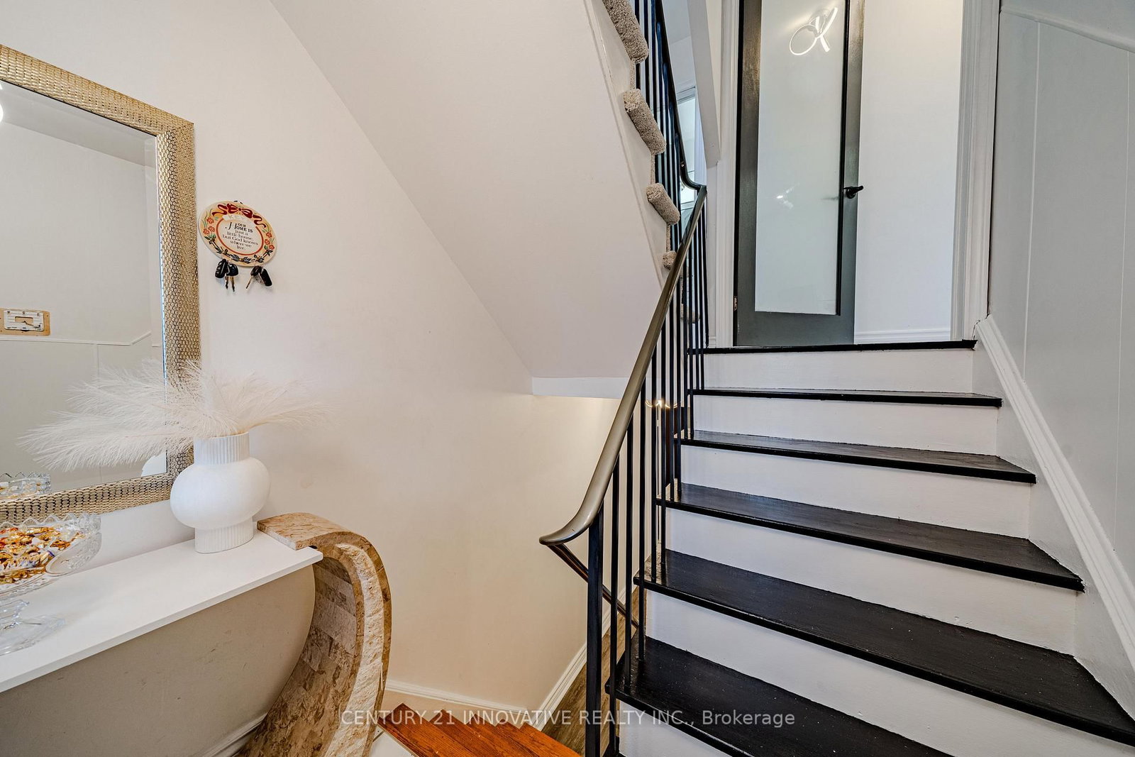 5 Cheatham Place • Toronto, ON photo 6