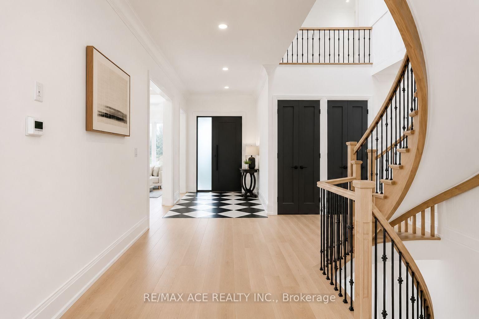 12 Euclid Avenue • Toronto, ON photo 11