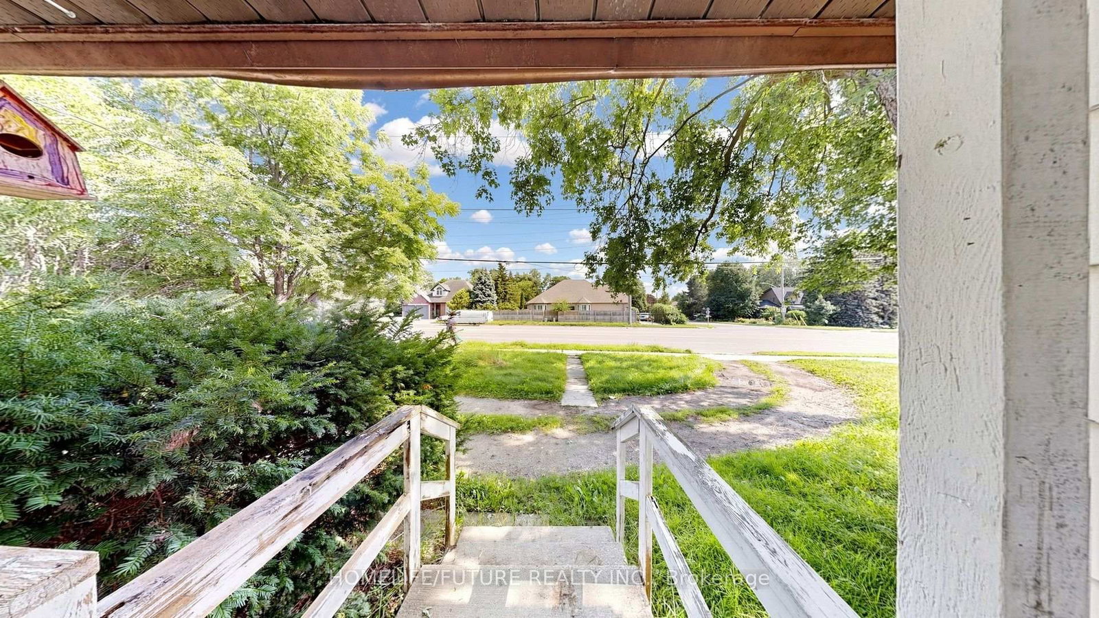 804 Dundas Street W • Whitby, ON photo 6