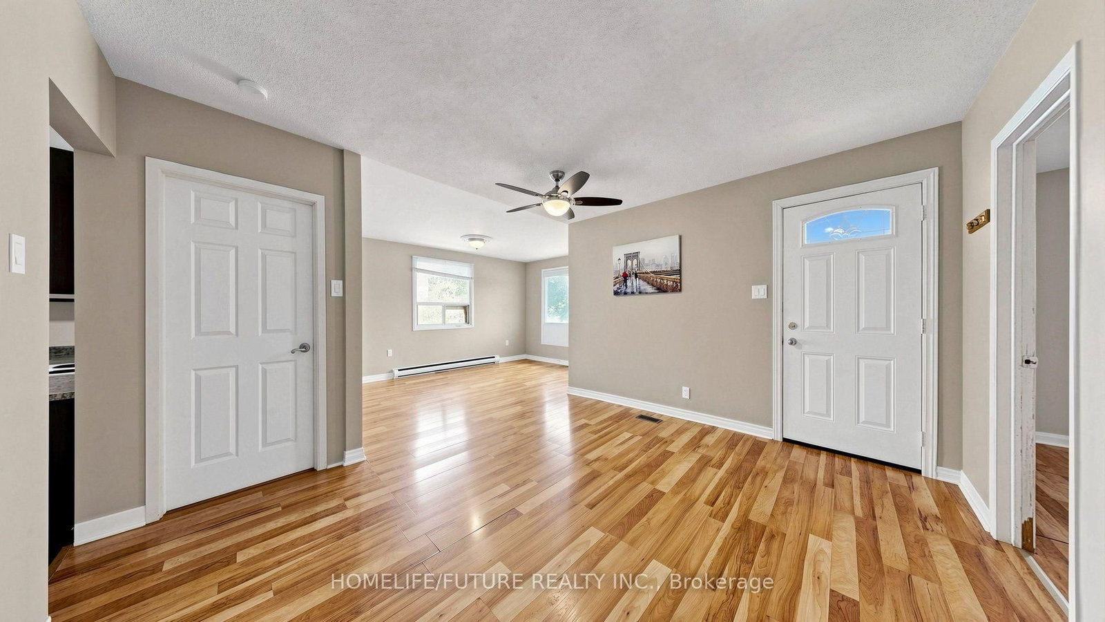 804 Dundas Street W • Whitby, ON photo 7