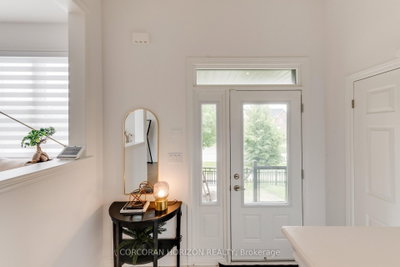 15 Mountainside Crescent • Whitby, ON photo 3