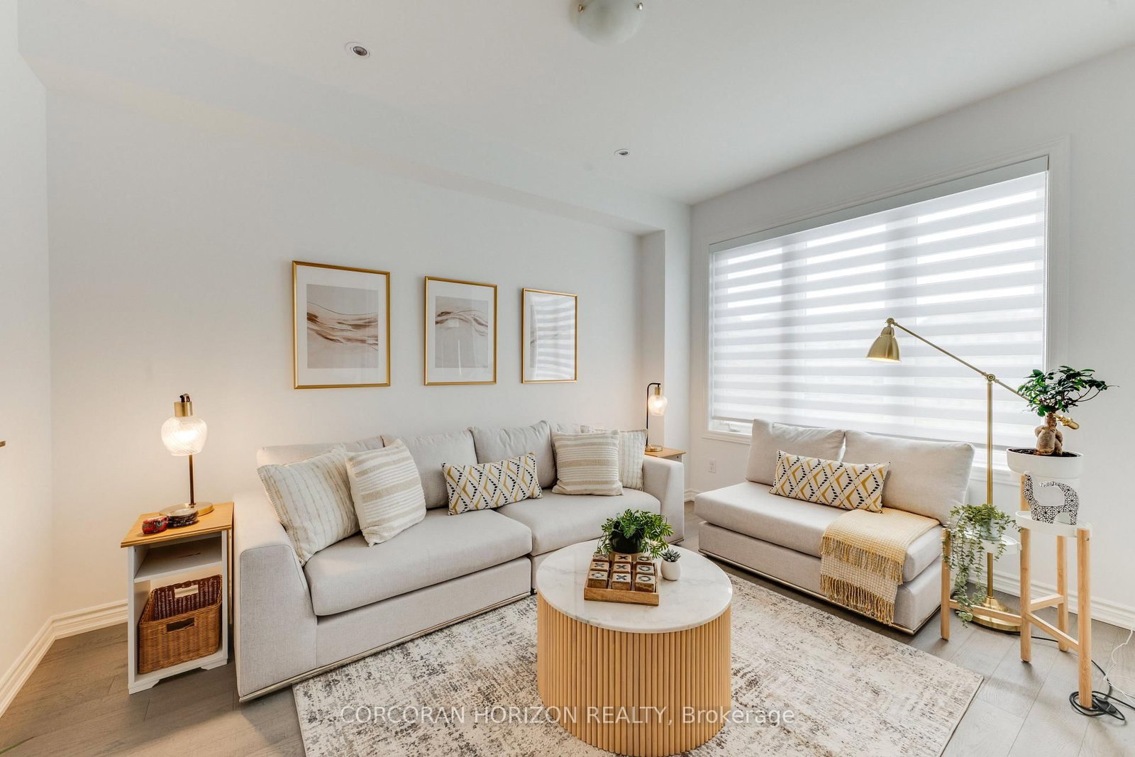 15 Mountainside Crescent • Whitby, ON photo 6