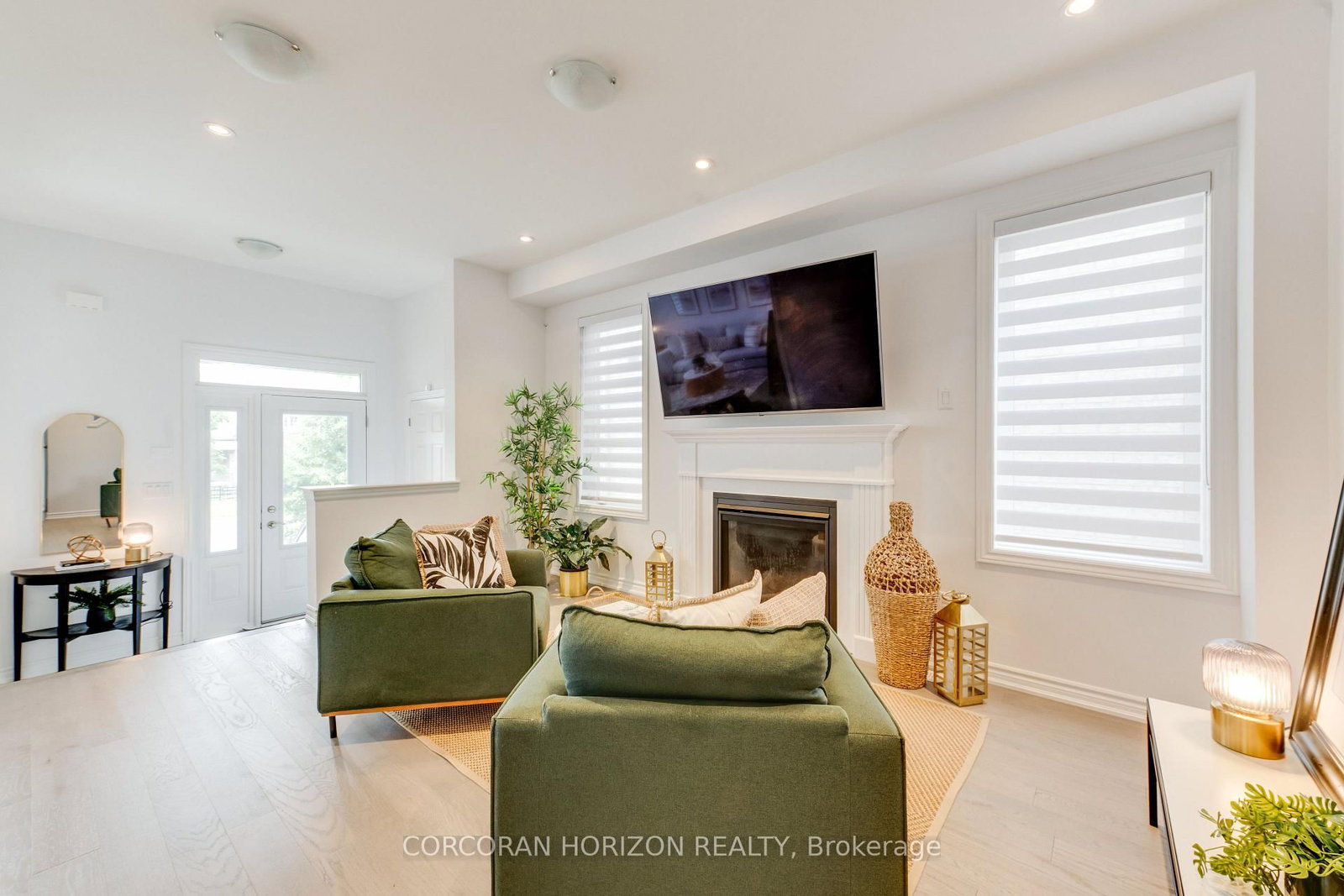 15 Mountainside Crescent • Whitby, ON photo 8