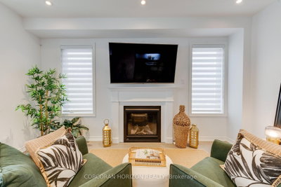 15 Mountainside Crescent • Whitby, ON photo 9