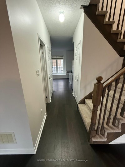 70 N Harwood Avenue • Ajax, ON photo 9