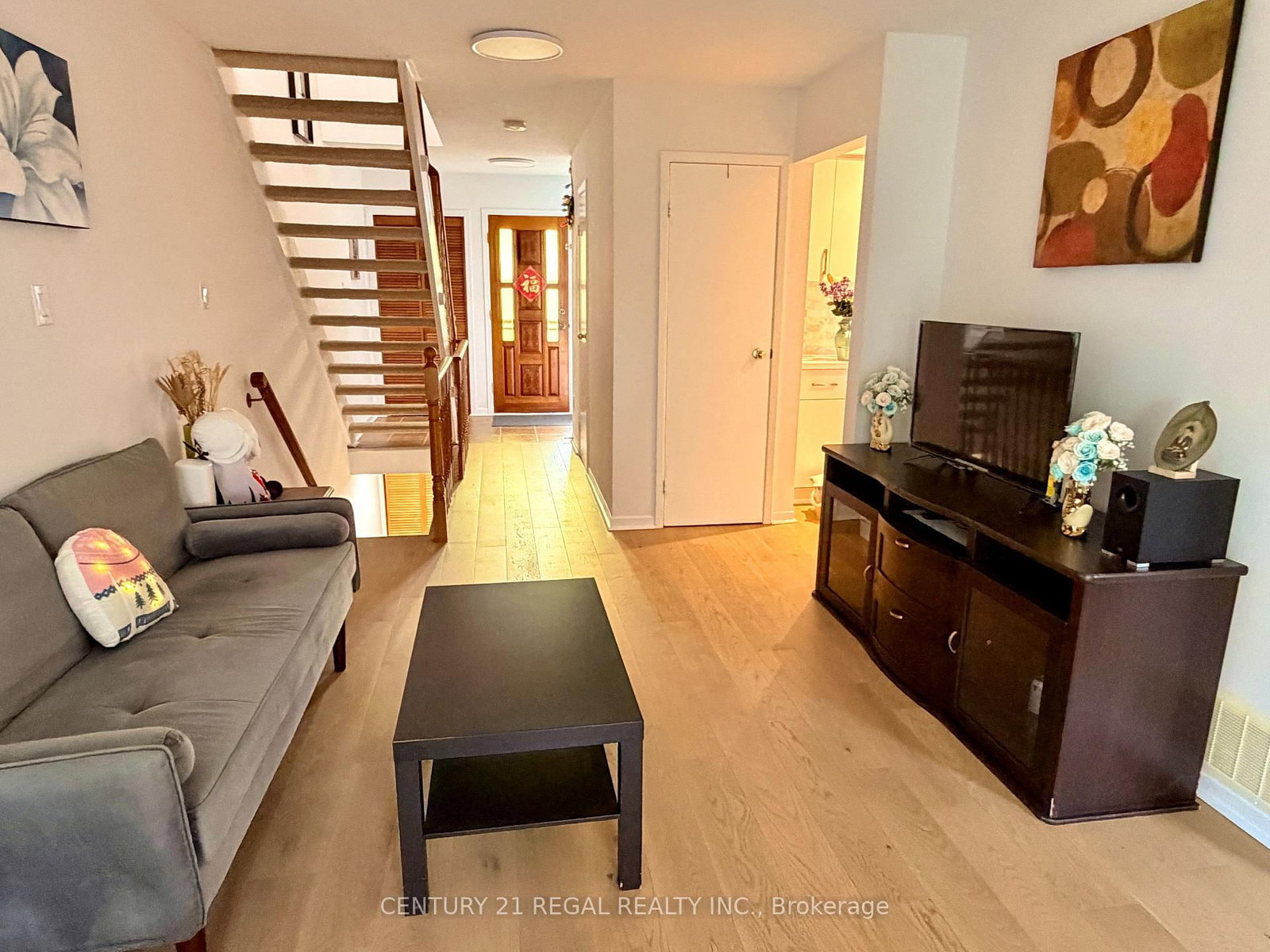 8 Chamberlain Court • Ajax, ON photo 14