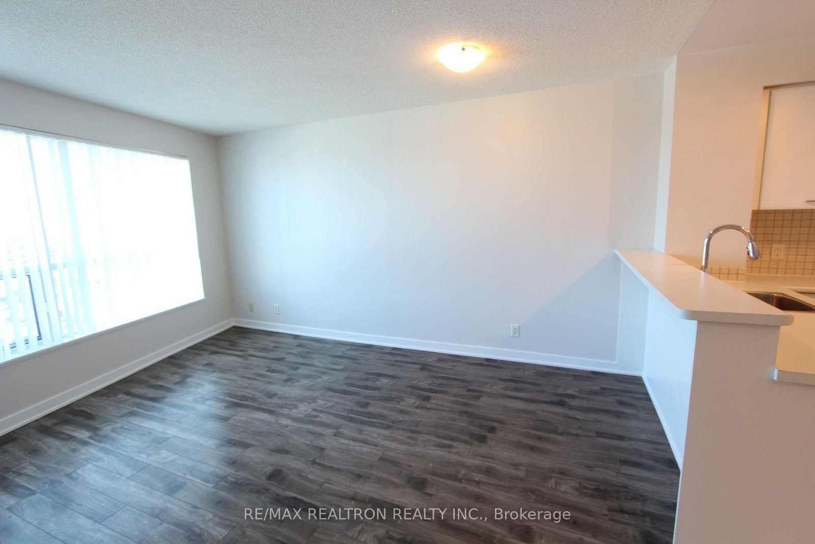 36 Lee Centre Drive • #2906 • Toronto, ON photo 10
