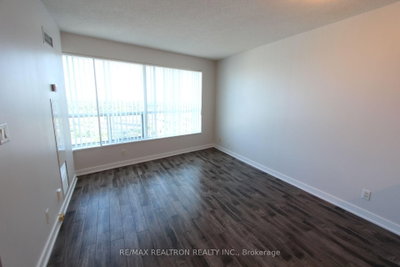 36 Lee Centre Drive • #2906 • Toronto, ON photo 6